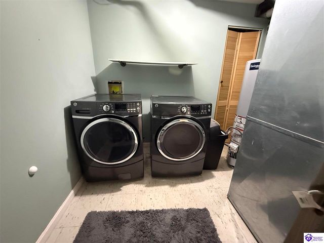 7102 Brook Garden Place, Louisville, KY 40258
