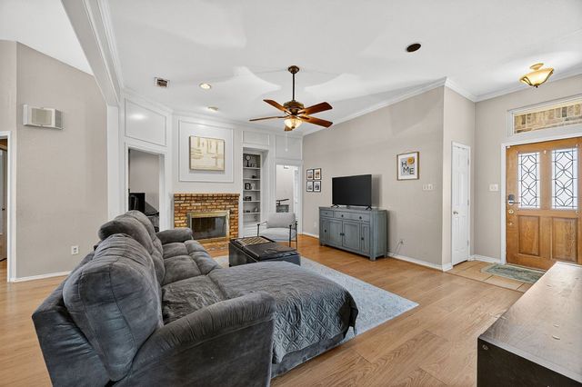 601 Hilltop Court, Kennedale, TX 76060