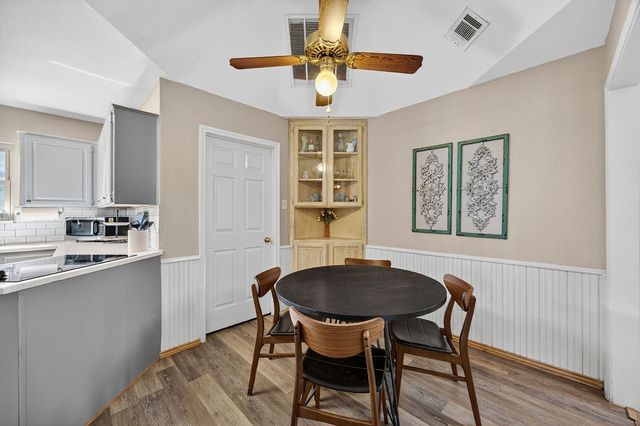 601 Hilltop Court, Kennedale, TX 76060