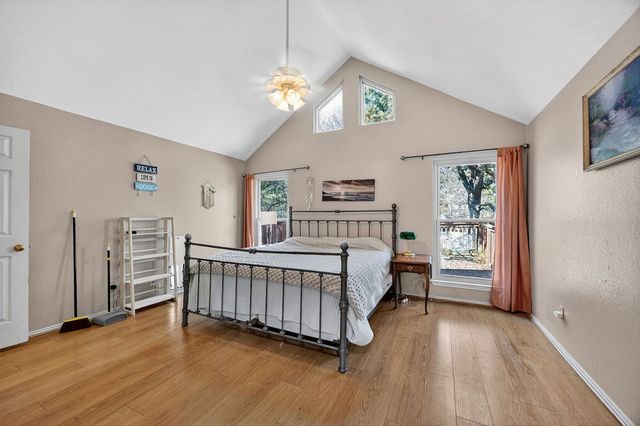 601 Hilltop Court, Kennedale, TX 76060