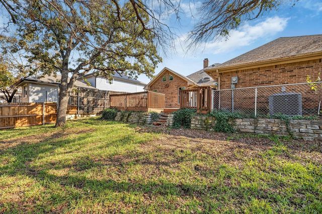 601 Hilltop Court, Kennedale, TX 76060