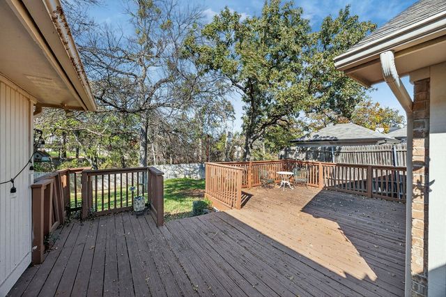 601 Hilltop Court, Kennedale, TX 76060