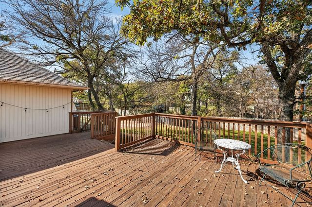 601 Hilltop Court, Kennedale, TX 76060