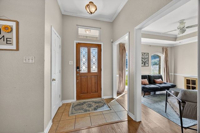 601 Hilltop Court, Kennedale, TX 76060