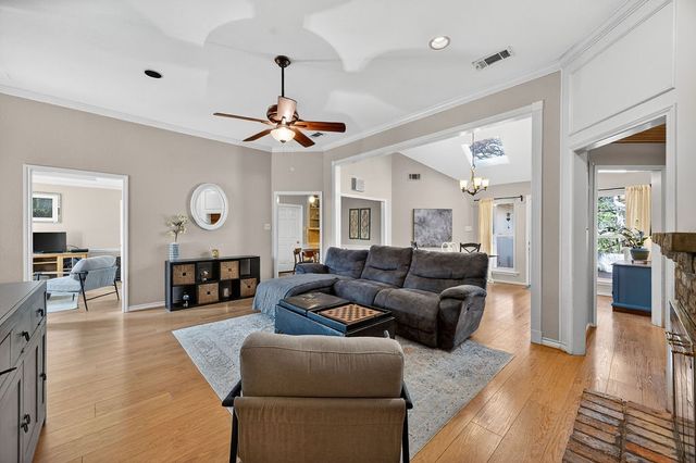 601 Hilltop Court, Kennedale, TX 76060