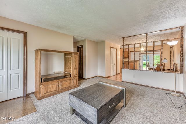 220 Hillsboro Drive, Bristol, TN 37620