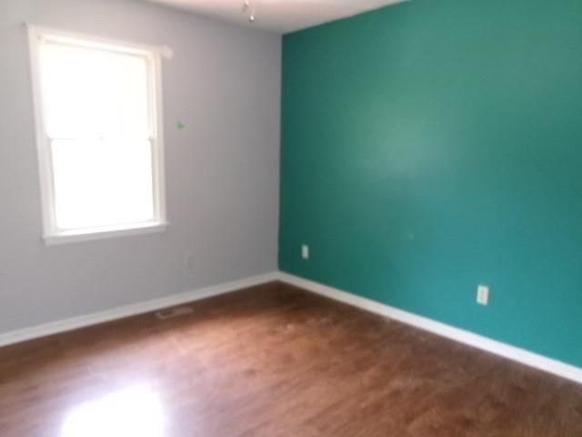 10507 N Central Street N, Kansas City, MO 64155