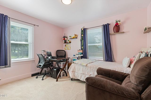 600 N Raiford Street, Selma, NC 27576