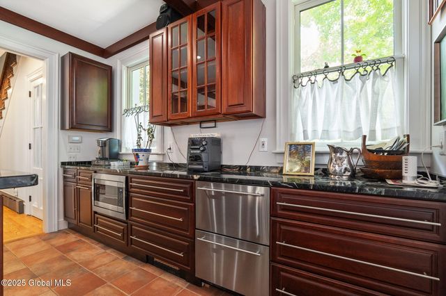 2 Madison Avenue, Saratoga Springs, NY 12866