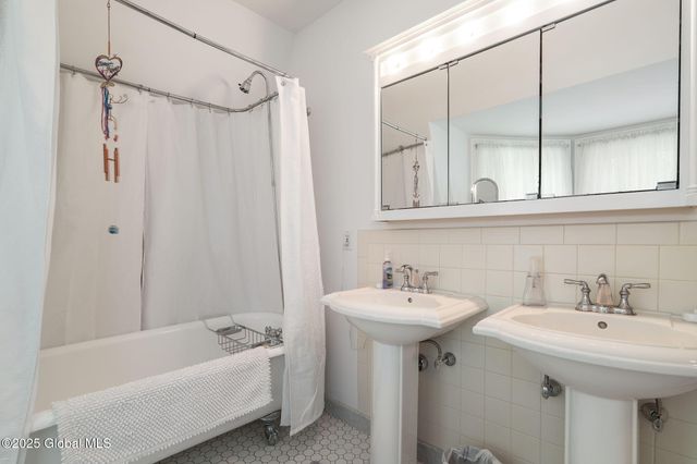 2 Madison Avenue, Saratoga Springs, NY 12866