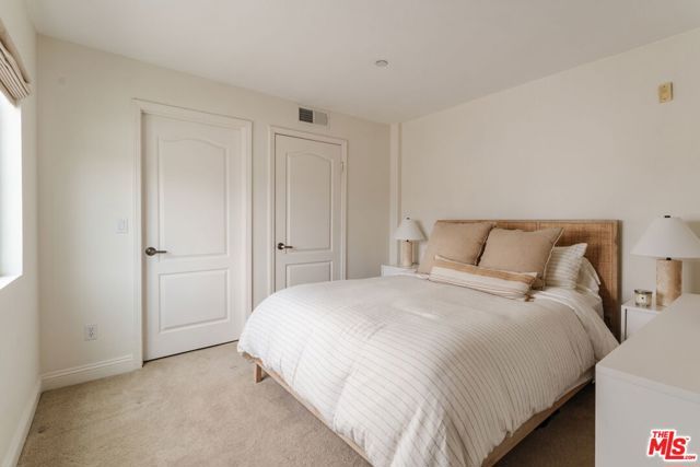 14322 Dickens Street 4, Sherman Oaks, CA 91423