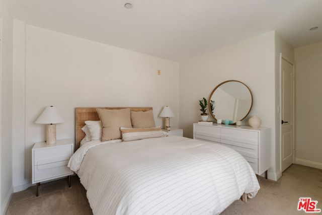 14322 Dickens Street 4, Sherman Oaks, CA 91423