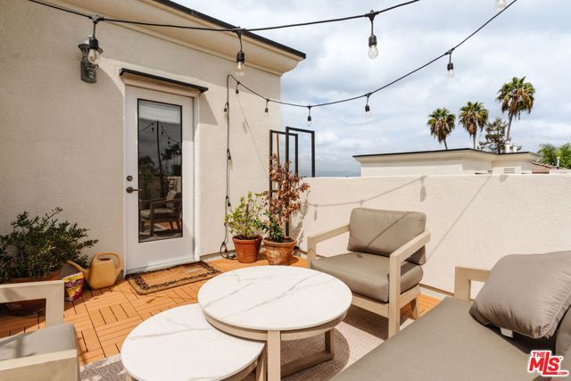 14322 Dickens Street 4, Sherman Oaks, CA 91423