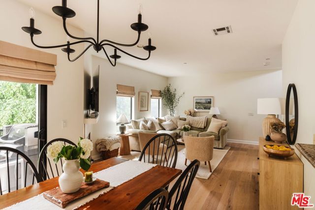 14322 Dickens Street 4, Sherman Oaks, CA 91423