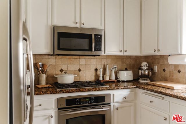 14322 Dickens Street 4, Sherman Oaks, CA 91423