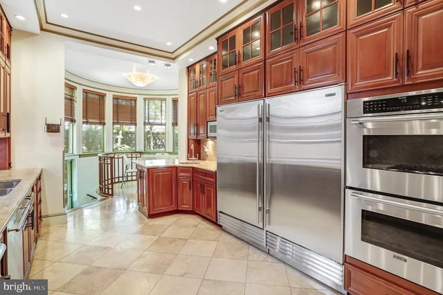 2303 BANCROFT PL NW, Washington, DC 20008