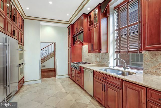 2303 BANCROFT PL NW, Washington, DC 20008