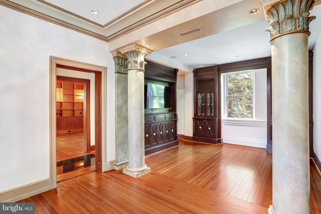 2303 BANCROFT PL NW, Washington, DC 20008