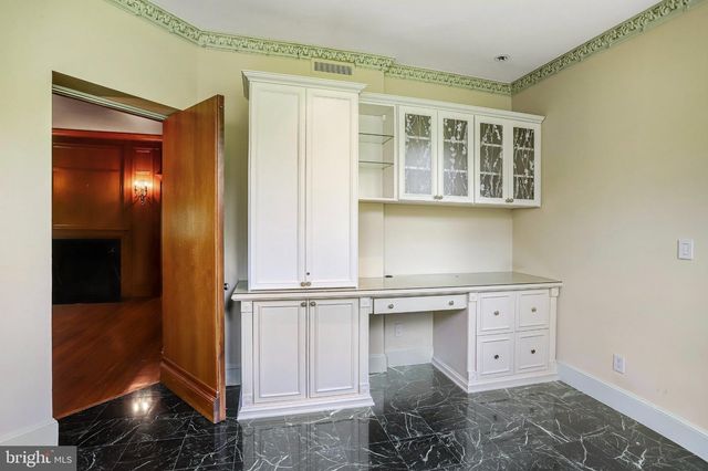 2303 BANCROFT PL NW, Washington, DC 20008