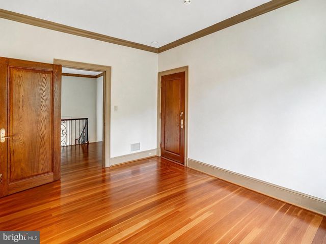 2303 BANCROFT PL NW, Washington, DC 20008