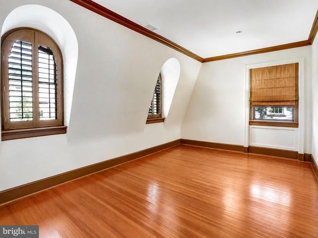 2303 BANCROFT PL NW, Washington, DC 20008