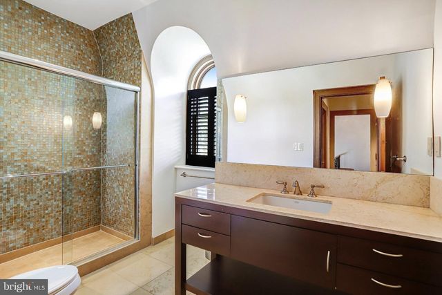2303 BANCROFT PL NW, Washington, DC 20008