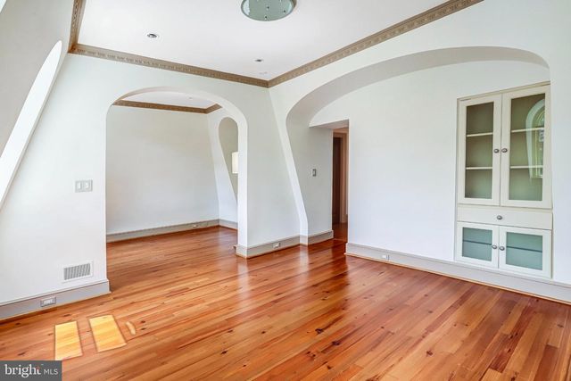 2303 BANCROFT PL NW, Washington, DC 20008