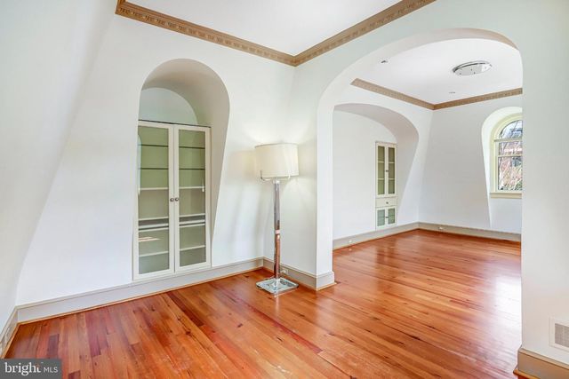 2303 BANCROFT PL NW, Washington, DC 20008