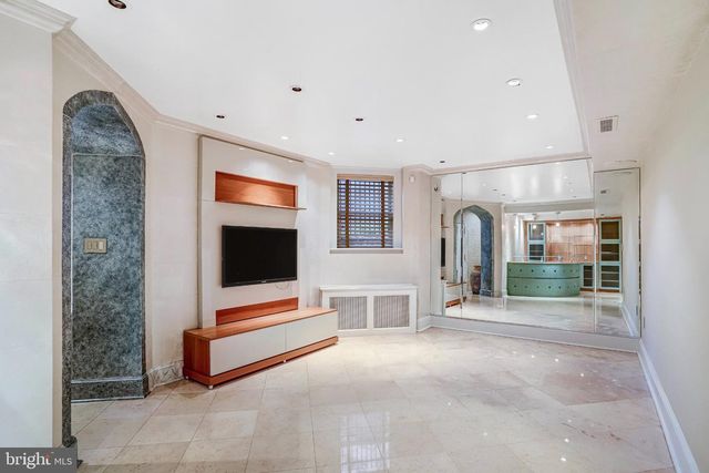 2303 BANCROFT PL NW, Washington, DC 20008
