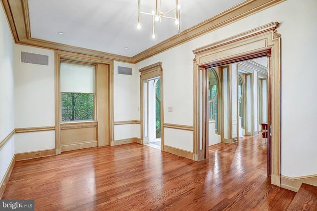 2303 BANCROFT PL NW, Washington, DC 20008