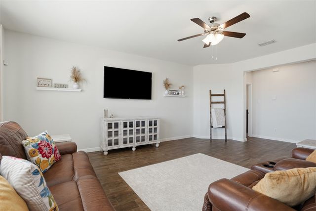 1502 Livermore Lane, Cleburne, TX 76033