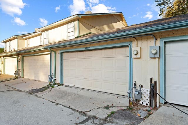 5810 Twisted Pine Court E, Houston, TX 77039