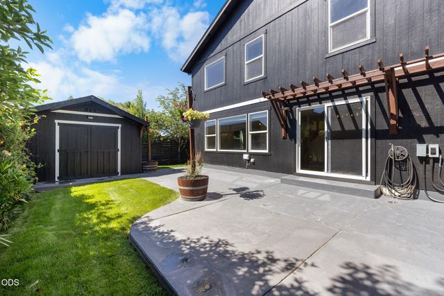 654 NE Providence Drive, Bend, OR 97701