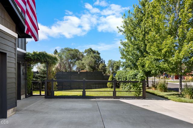654 NE Providence Drive, Bend, OR 97701