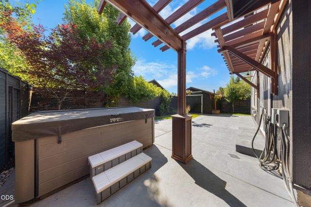 654 NE Providence Drive, Bend, OR 97701