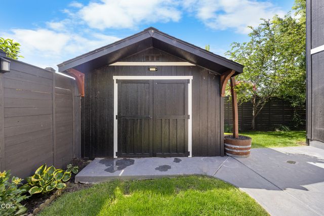 654 NE Providence Drive, Bend, OR 97701