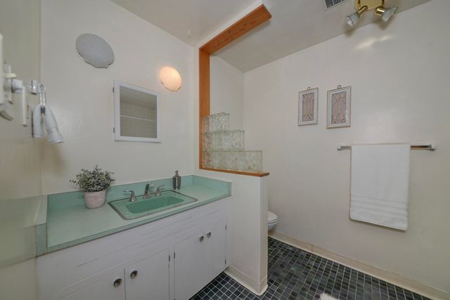 3804 La Hacienda Drive NE, Albuquerque, NM 87110