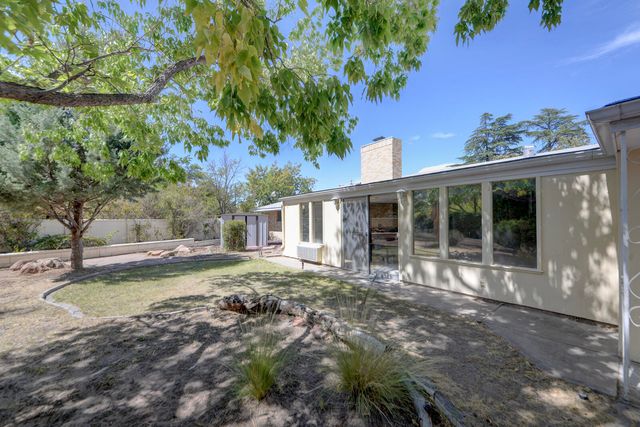 3804 La Hacienda Drive NE, Albuquerque, NM 87110