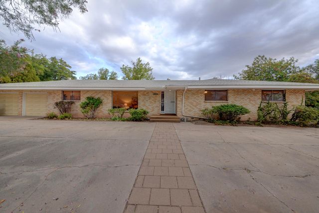 3804 La Hacienda Drive NE, Albuquerque, NM 87110