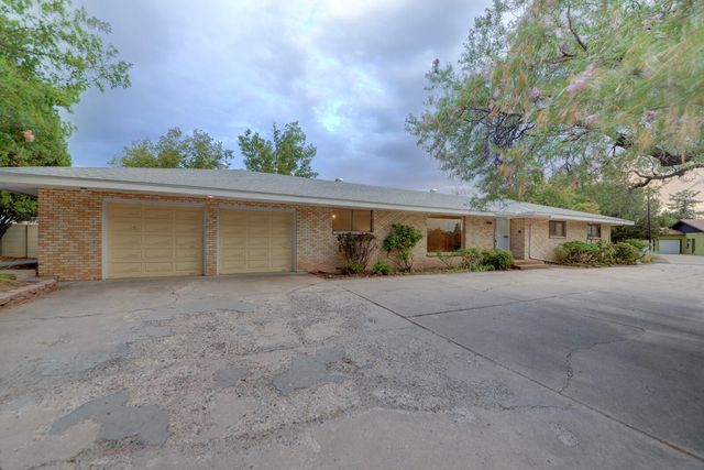 3804 La Hacienda Drive NE, Albuquerque, NM 87110