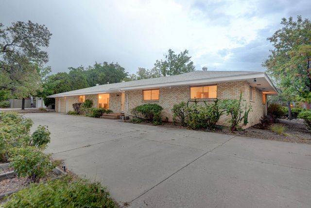3804 La Hacienda Drive NE, Albuquerque, NM 87110
