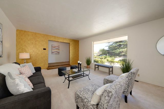 3804 La Hacienda Drive NE, Albuquerque, NM 87110