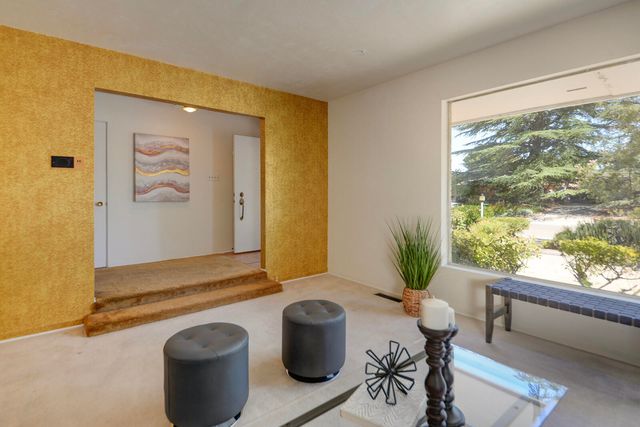 3804 La Hacienda Drive NE, Albuquerque, NM 87110