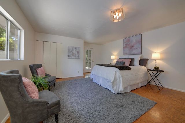3804 La Hacienda Drive NE, Albuquerque, NM 87110