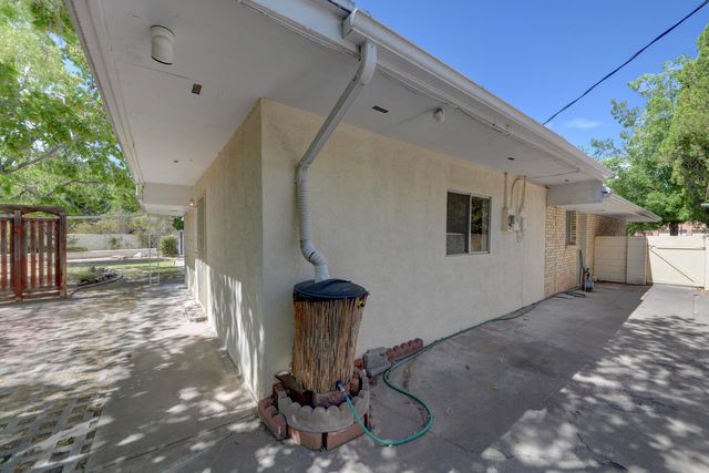 3804 La Hacienda Drive NE, Albuquerque, NM 87110