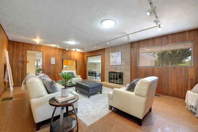 3804 La Hacienda Drive NE, Albuquerque, NM 87110