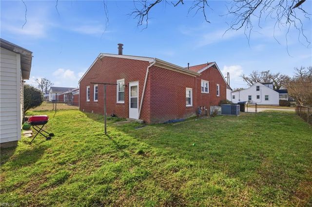 1210 Pansy ST, Hampton, VA 23663