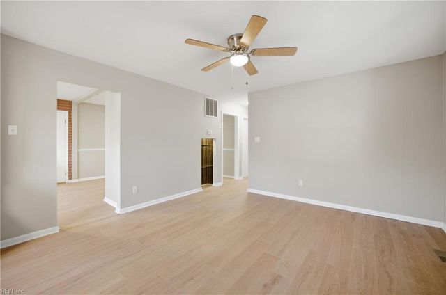 1210 Pansy ST, Hampton, VA 23663