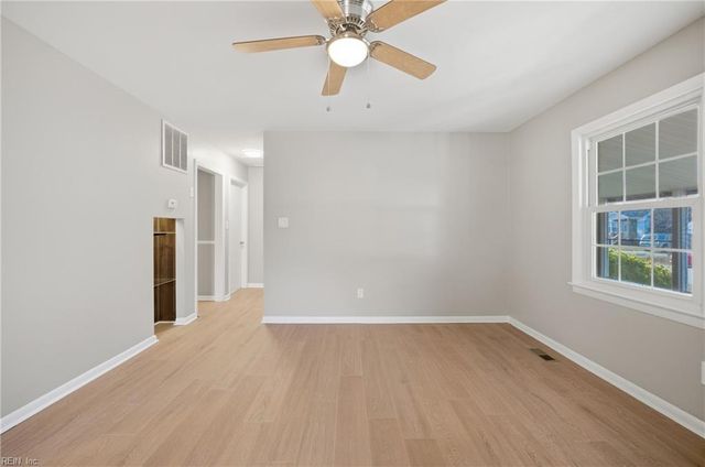 1210 Pansy ST, Hampton, VA 23663