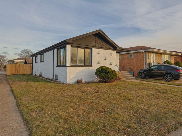 371 Bensley Avenue, Calumet City, IL 60409